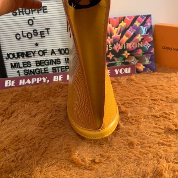 💯 Authentic LV Epi Leather Saint Jacques - Picture 5 of 16